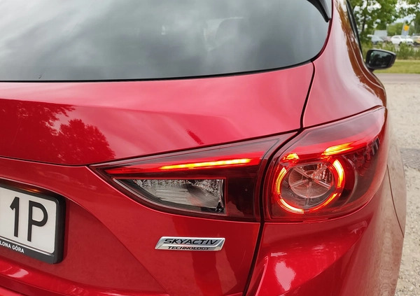 Mazda 3 cena 74900 przebieg: 99900, rok produkcji 2018 z Warszawa małe 191
